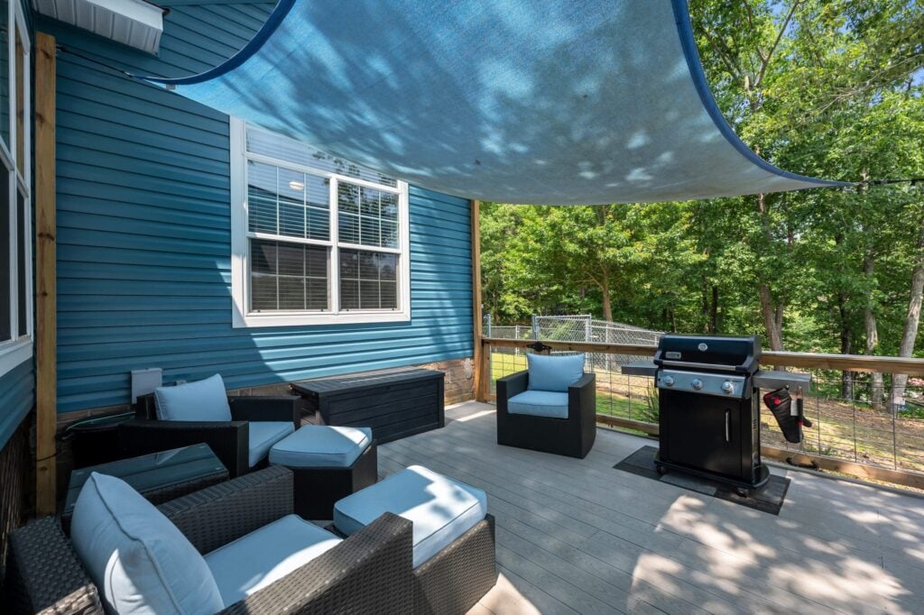 Barney's Bluff Pet Friendly Vacation Home on Smith Lake Alabama.