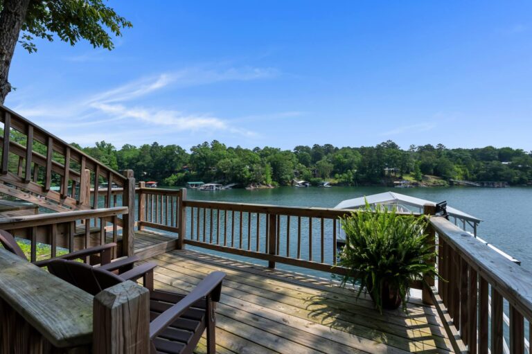 Lakeside view of 2Poochies Properties' pet-friendly houses for rent.