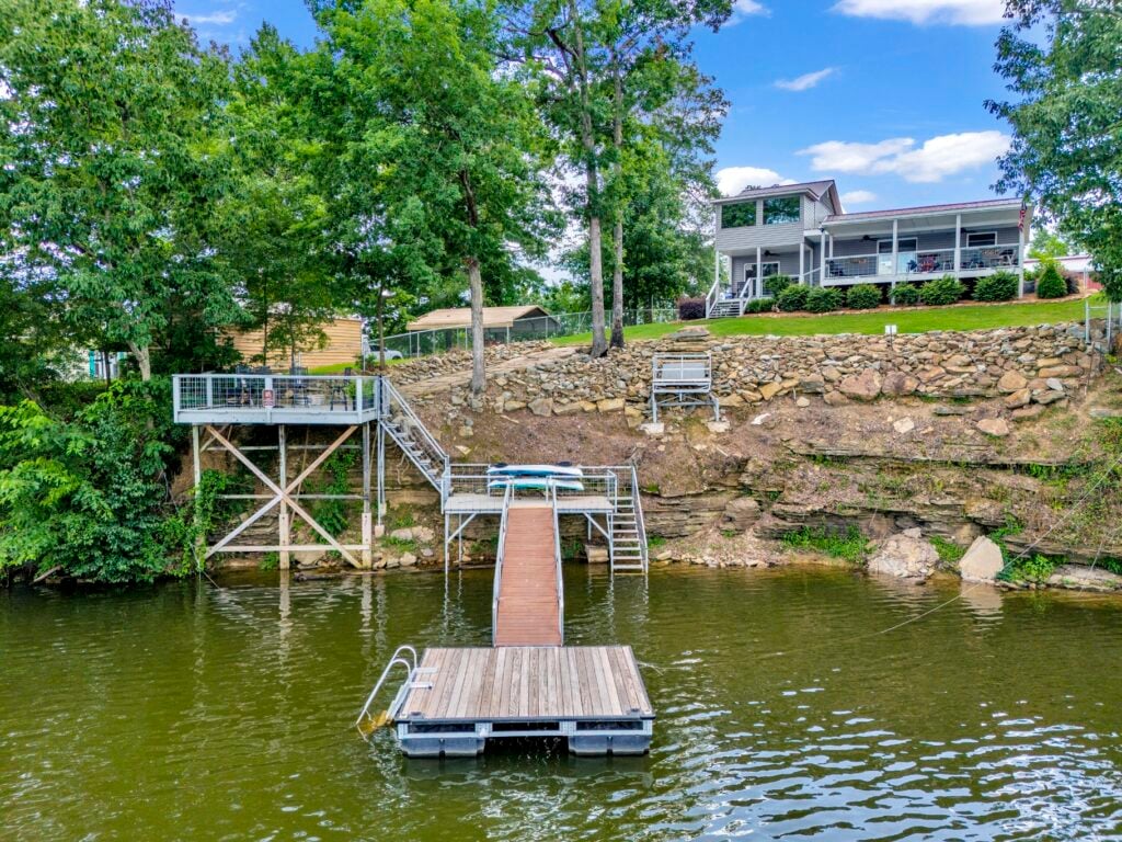 Smith Lake Vacation Rentals 2poochies