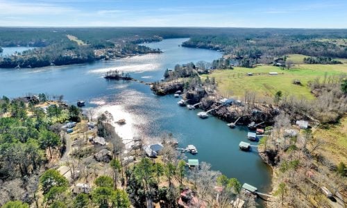 pet friendly vacation rentals on Smith Lake Alabama.